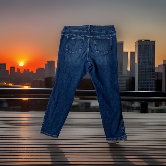 torrid Denim - Torrid Jegging Jeans Super Soft Blue Denim  Jegging 148862 High Rise 20 20S